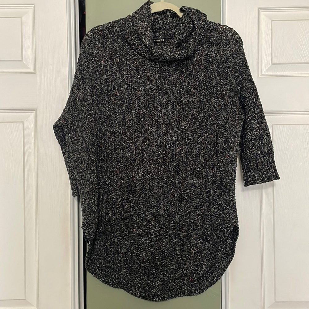 Express Women’s Sweater Size Small, Great Condition!